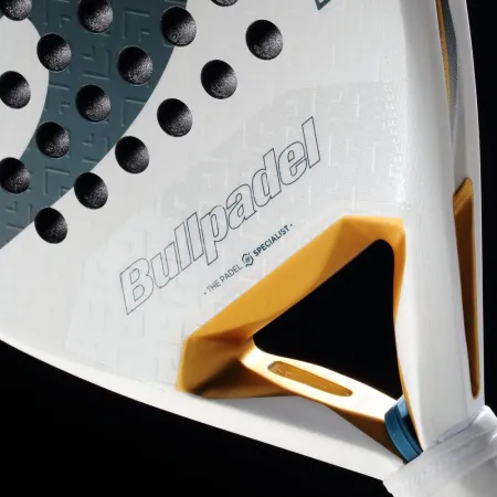 Ракетка для падела BULLPADEL Pearl 26, 493804, для профессионалов, карбон, бело-серый за 35&nbsp;929.50 ₽ купить в Владикавказе